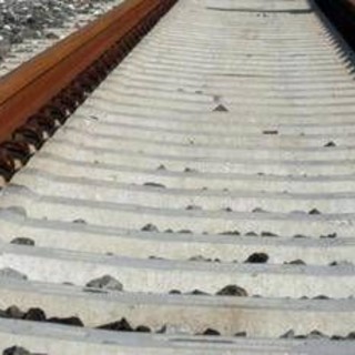 Maltempo, circolazione ferroviaria sospesa su linea Napoli-Salerno via Cava de' Tirreni per frana