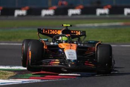 Gp Abu Dhabi, Norris rischia grosso: il sorpasso è 'sospetto' Gp Abu Dhabi, Norris rischia grosso: il sorpasso è 'sospetto'