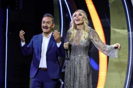 'La Notte dei Fiori', stasera su Rai 1: lo show dedicato ai cantautori della scuola genovese 'La Notte dei Fiori', stasera su Rai 1: lo show dedicato ai cantautori della scuola genovese