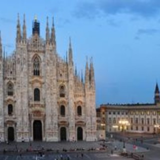 Milano, la denuncia di una 31enne: "Abusi da uno sconosciuto nel bagno di un locale" Milano, la denuncia di una 31enne: "Abusi da uno sconosciuto nel bagno di un locale"