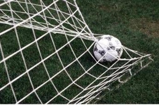 Ex calciatore guarisce dal cancro e fonda una squadra: "È una seconda possibilità" Ex calciatore guarisce dal cancro e fonda una squadra: "È una seconda possibilità"