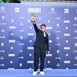 Sanremo, vince 'Per sempre sì' ma la Crusca boccia il testo: "Troppi luoghi comuni" Sanremo, vince 'Per sempre sì' ma la Crusca boccia il testo: "Troppi luoghi comuni"