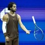 US Open, Alcaraz perde un set e si sfoga: "Il servizio è una m***a" US Open, Alcaraz perde un set e si sfoga: "Il servizio è una m***a"