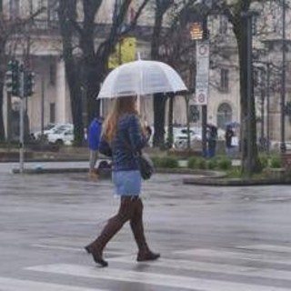 Maltempo, temporali e vento forte su gran parte dell'Italia. Neve in Valle d'Aosta