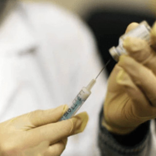 Sclerosi multipla, studio Iss rivela: "Ecco cosa può causare il virus Epstein Barr"