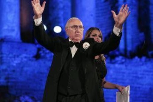 Sanremo, un omaggio a Pippo Baudo aprirà il Festival 2026