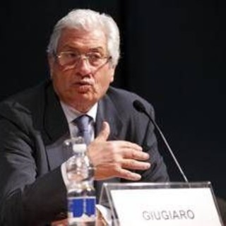 Esce fuori strada e si ribalta con il Suv, Giorgetto Giugiaro ricoverato a Olbia Esce fuori strada e si ribalta con il Suv, Giorgetto Giugiaro ricoverato a Olbia
