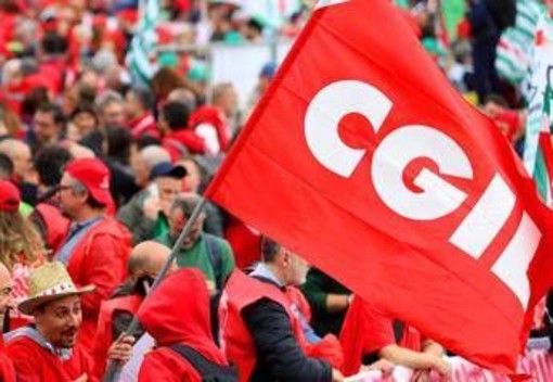Sciopero generale, ecco il venerdì nero per l'agitazione Cgil: a rischio treni, trasporti e scuola