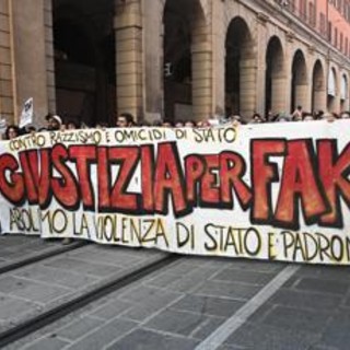 Fakir, conclusa l'autopsia. Il legale della famiglia: "Ipotesi asfissia da compressione" Fakir, conclusa l'autopsia. Il legale della famiglia: "Ipotesi asfissia da compressione"