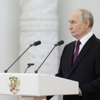 Putin contro Nato e Ue: "Minaccia russa scusa per giustificare aumento spese militari"