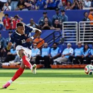 Mondiali, un gol annullato e due pali: Francia 'folle' contro Svezia
