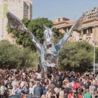 Arte, una mamma di Librino ringrazia Presti: "E' uno di noi e ci ha insegnato a sognare" Arte, una mamma di Librino ringrazia Presti: "E' uno di noi e ci ha insegnato a sognare"
