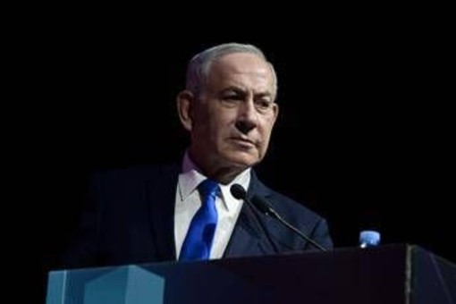 Netanyahu denuncia Haaretz per diffamazione: "Bugie, nessuna telefonata con Mbz"