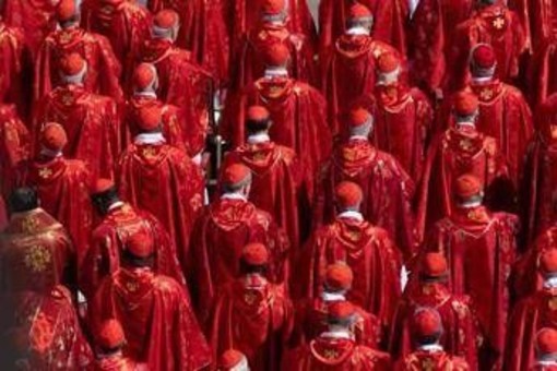 Verso il conclave, cardinali: &quot;Sarà breve. Apprezziamo gesto Becciu&quot;