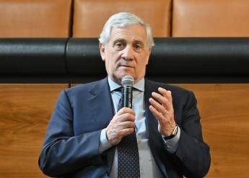 Tajani torna sullo ius scholae: "Preferite i maranza o i ragazzi che vanno a scuola?" Tajani torna sullo ius scholae: "Preferite i maranza o i ragazzi che vanno a scuola?"