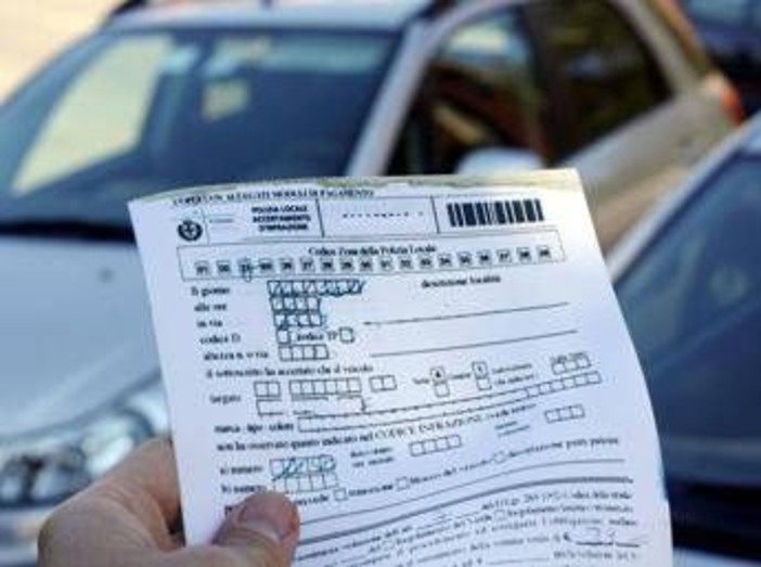 Multe, non solo auto: dalle case sfitte ai rifiuti, una tassa occulta per fare cassa Multe, non solo auto: dalle case sfitte ai rifiuti, una tassa occulta per fare cassa