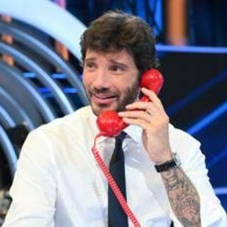 Affari Tuoi, stasera non va in onda (di nuovo): ecco quando torna De Martino Affari Tuoi, stasera non va in onda (di nuovo): ecco quando torna De Martino