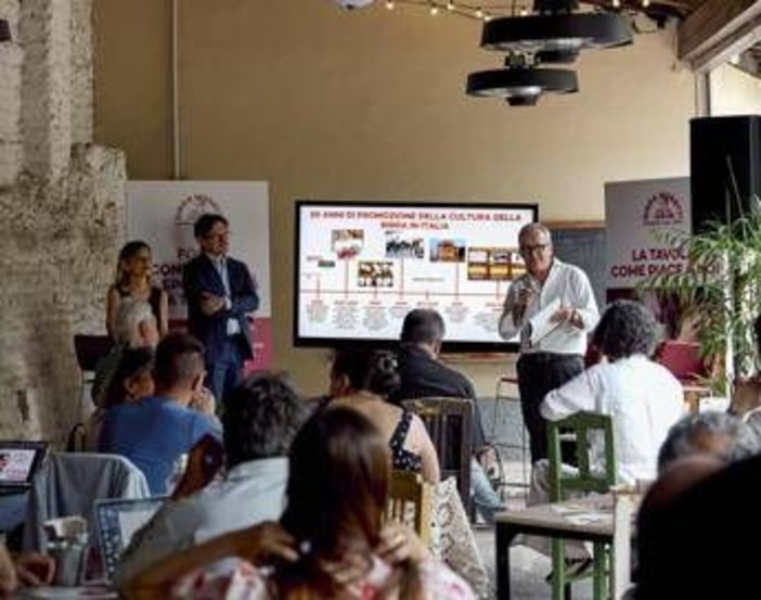 Consumi, più spontaneità e meno formalità: 71% italiani cerca contesti senza etichette