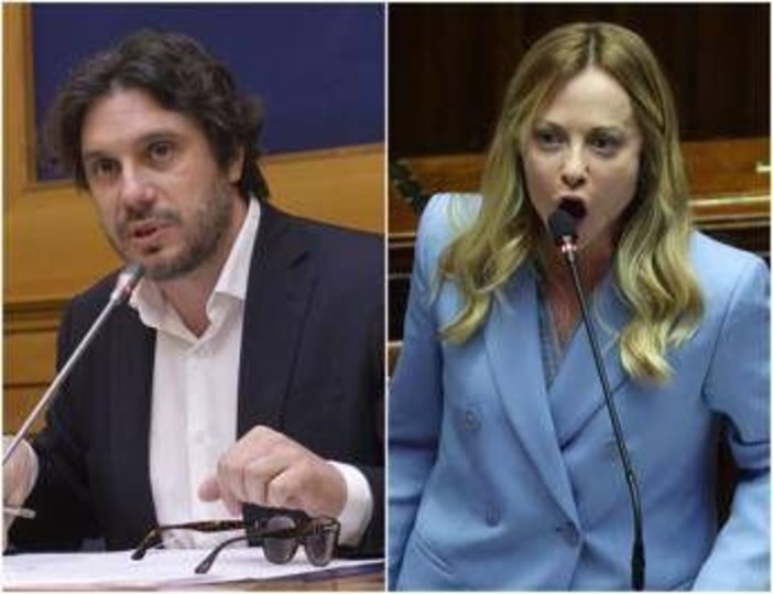 "Meloni indossa ginocchiere", bufera alla Camera per frase del M5S Silvestri "Meloni indossa ginocchiere", bufera alla Camera per frase del M5S Silvestri