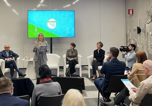 Diabete, da Roche un sistema di monitoraggio del glucosio basato sull’IA Diabete, da Roche un sistema di monitoraggio del glucosio basato sull’IA