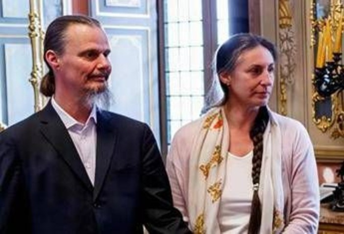 Famiglia nel bosco, arriva una nuova assistente sociale per il progressivo rientro dei bimbi Famiglia nel bosco, arriva una nuova assistente sociale per il progressivo rientro dei bimbi