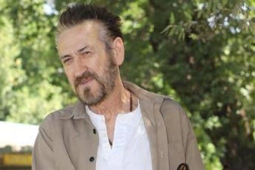 Giallini operato, intervento riuscito. Il dottore: "L'ho già messo in piedi" Giallini operato, intervento riuscito. Il dottore: "L'ho già messo in piedi"