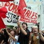 Spagna, bocciati i decreti sulla casa di Sánchez: proteste davanti al Congresso Spagna, bocciati i decreti sulla casa di Sánchez: proteste davanti al Congresso