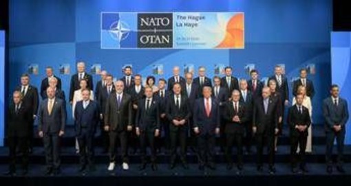 Nato, i leader all'Aja: &quot;Per difesa 5% Pil entro 2035. Impegno su articolo 5&quot;