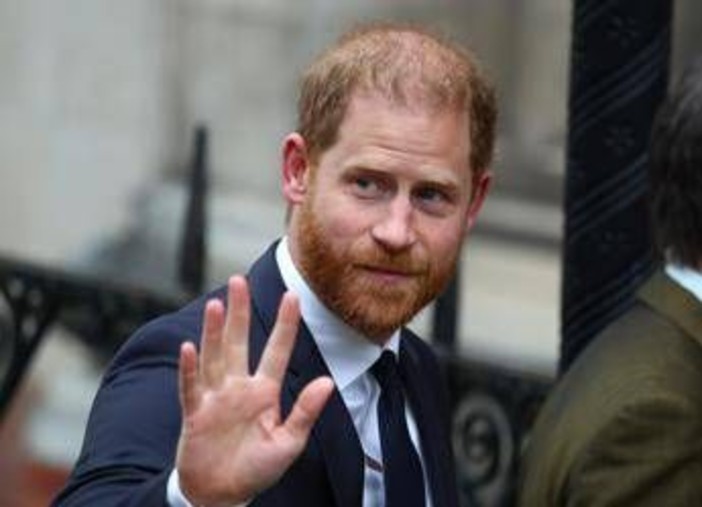 Harry è a Londra, inizia il processo contro l'editore del Daily Mail Harry è a Londra, inizia il processo contro l'editore del Daily Mail