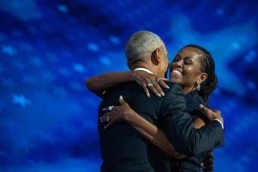 Barack Obama compie 64 anni, Michelle: "Sei ancora il più figo che conosco" Barack Obama compie 64 anni, Michelle: "Sei ancora il più figo che conosco"