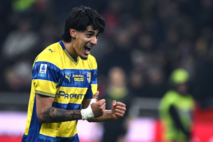 Tonfo Milan a San Siro: il Parma passa con Troilo, Inter a +10 Tonfo Milan a San Siro: il Parma passa con Troilo, Inter a +10