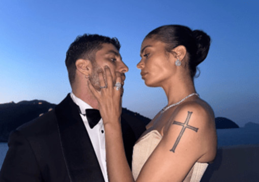 Elodie e Andrea Iannone, altro che crisi... la vacanza insieme smentisce i rumors