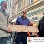 Sanremo, Carlo Conti posa la targa per Olly nella 'Walk of Fame' del Festival Sanremo, Carlo Conti posa la targa per Olly nella 'Walk of Fame' del Festival