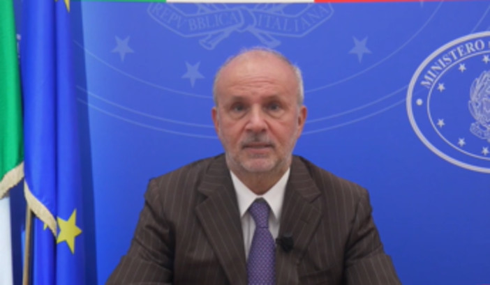 Schillaci: "Alzheimer sfida che richiede competenze, sensibilità e impegno condiviso" Schillaci: "Alzheimer sfida che richiede competenze, sensibilità e impegno condiviso"