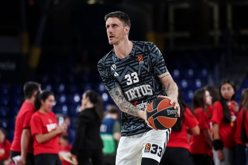 Virtus Bologna sotto shock, Polonara ricoverato per leucemia mieloide Virtus Bologna sotto shock, Polonara ricoverato per leucemia mieloide