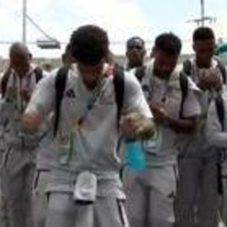 Sudafrica, arrivo show ai Mondiali: canti e balli prima del Messico Sudafrica, arrivo show ai Mondiali: canti e balli prima del Messico