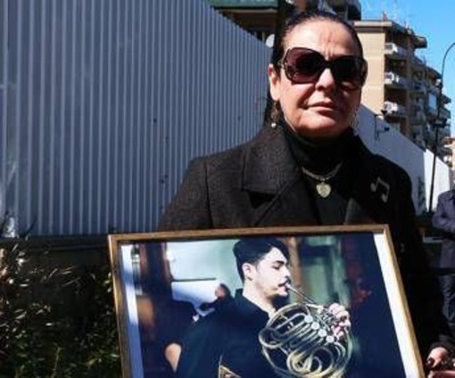 Concertone primo maggio, mamma Giogiò: "Geolier ha mantenuto la promessa fatta sulla bara di mio figlio"
