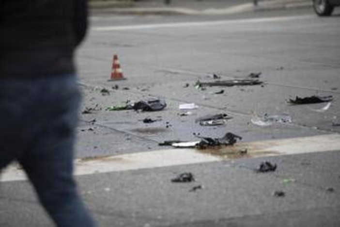 Weekend di sangue sulle strade italiane: giovani vittime a Senago, Jesolo, Savona e Forte dei Marmi