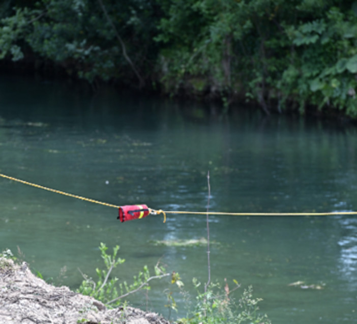 Rieti, ragazzo di 15 anni si tuffa nel fiume Velino e annega: recuperato il corpo