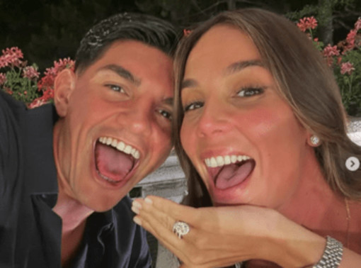 Paola Di Benedetto si sposa, "mille volte sì" alla proposta di Raoul Bellanova Paola Di Benedetto si sposa, "mille volte sì" alla proposta di Raoul Bellanova