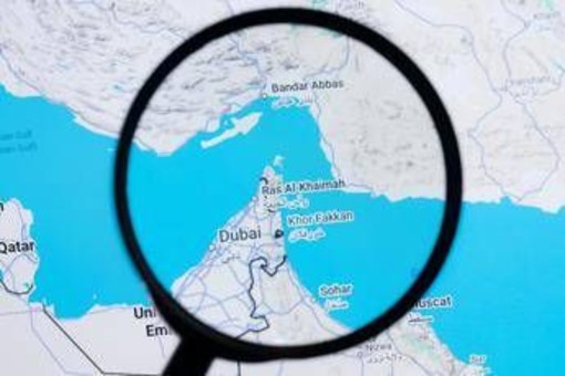 Iran riapre lo Stretto di Hormuz: "Via libera a tutte le navi" Iran riapre lo Stretto di Hormuz: "Via libera a tutte le navi"