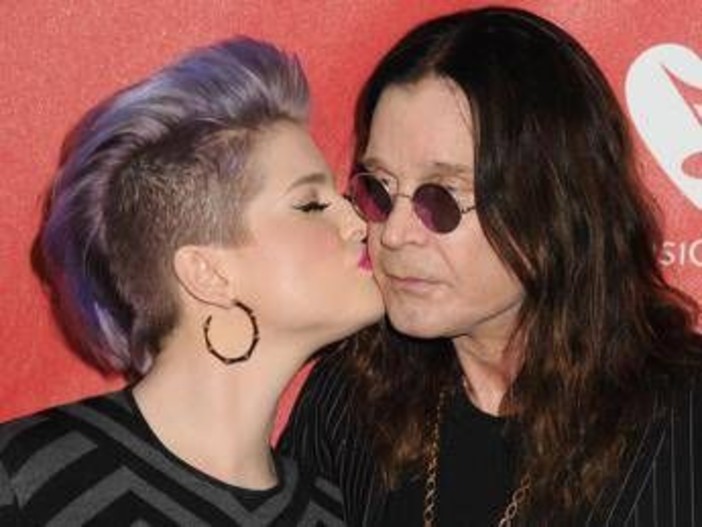 Kelly Osbourne e il post per papà Ozzy: "Ho perso il mio migliore amico" Kelly Osbourne e il post per papà Ozzy: "Ho perso il mio migliore amico"