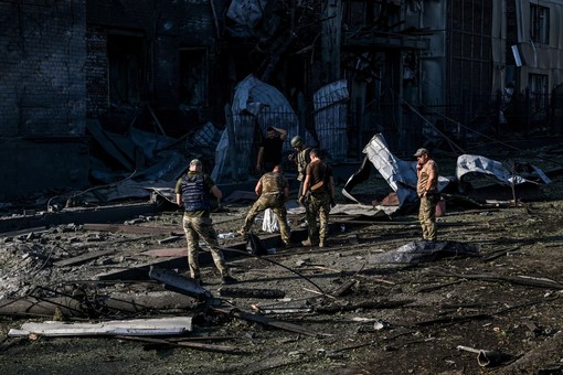 Notte di attacchi incrociati tra Mosca e Ucraina, morti e feriti A Zaporizhzhia Notte di attacchi incrociati tra Mosca e Ucraina, morti e feriti A Zaporizhzhia