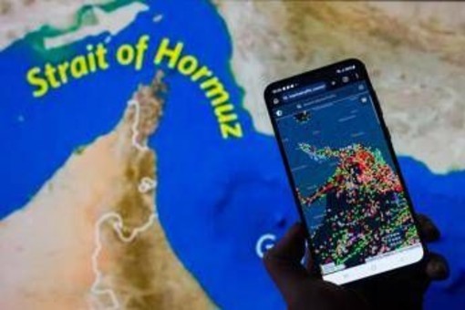 Iran, Nyt: "Teheran non può riaprire Hormuz perché non riesce a localizzare le mine" Iran, Nyt: "Teheran non può riaprire Hormuz perché non riesce a localizzare le mine"