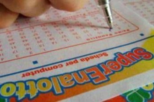 Superenalotto, numeri e combinazione vincente 23 gennaio Superenalotto, numeri e combinazione vincente 23 gennaio