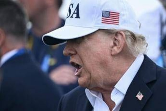 Trump: "Il problema dell'IA è solo il nome: chiamiamola Intelligenza Suprema"