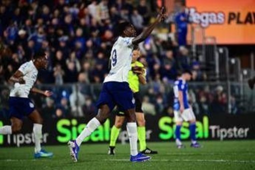 Como-Inter 3-4, Chivu batte Fabregas in rimonta e vola a +9 sul Napoli Como-Inter 3-4, Chivu batte Fabregas in rimonta e vola a +9 sul Napoli