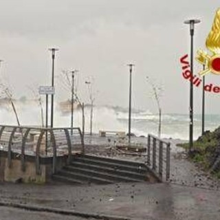 Maltempo, ciclone Harry flagella la Sicilia. Sindaco di Catania: "Restate a casa" Maltempo, ciclone Harry flagella la Sicilia. Sindaco di Catania: "Restate a casa"