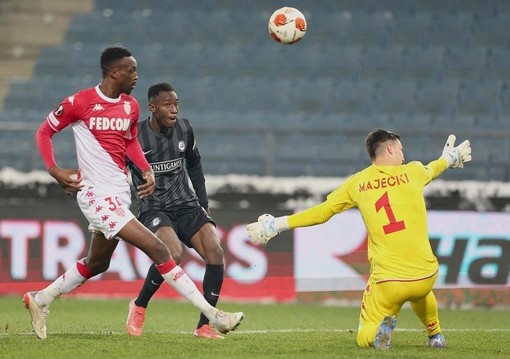 Yeboah in azione contro il Monaco in Europa League (foto dal suo profilo Instagram)