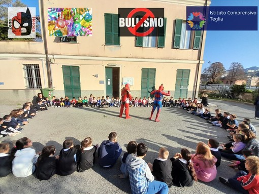 Gli Zena Heroes in missione nelle scuole contro il bullismo